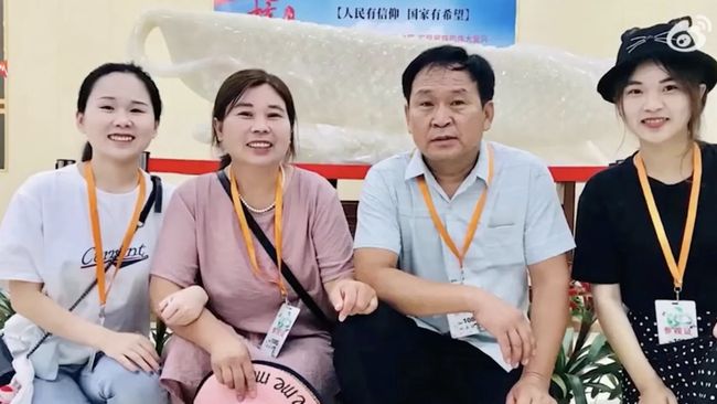 Kisah Pedagang Kaki Lima Pakai Biaya Sendiri Kuliahkan Anak Sampai S3