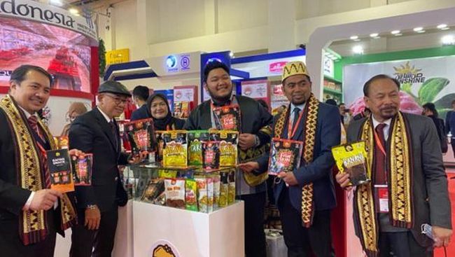 Berkat KUR BRI, Produsen Keripik Kulit Ikan “Rafins Snack”&nbsp;Mendunia