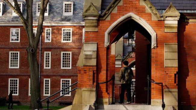 Bagaimana Anak Keluarga Kaya Sekolah Elit Swiss Belajar tentang&nbsp;Uang?